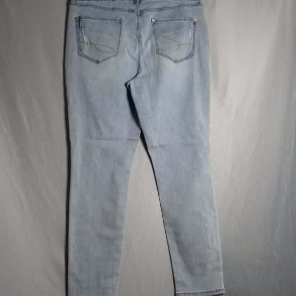 Seven7 Women's Tummy Less High-Rise Skinny Distressed Light Wash Jeans Size 16 - Picture 2 of 9